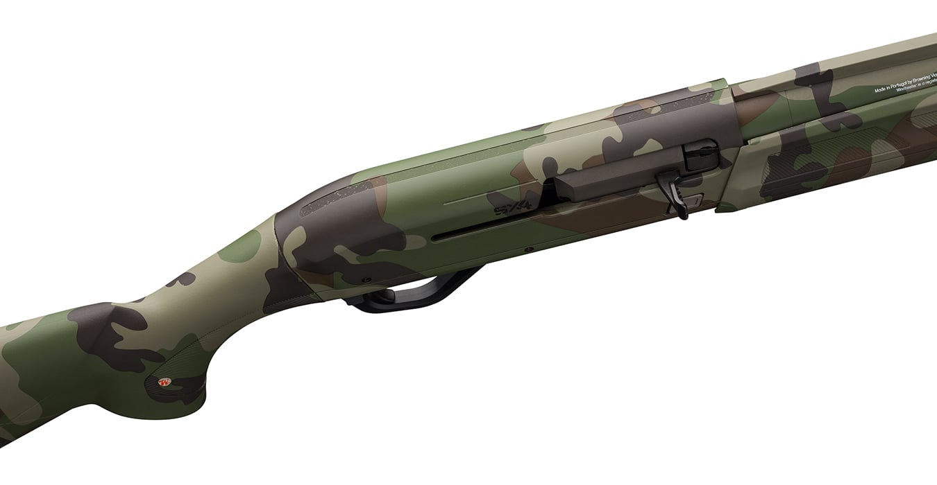 WINCHESTER FIREARMS SX4 Waterfowl Hunter 12 Gauge Semi-Auto Shotgun with Woodland Camo Finish and 28 Inch Barrel